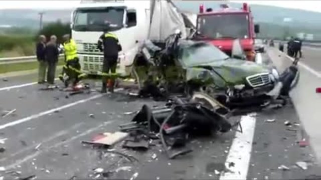 Български камион причинил адската катастрофа в Гърция 06.10.2014