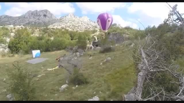 Българин се спусна в пещера с балон с горещ въздух !