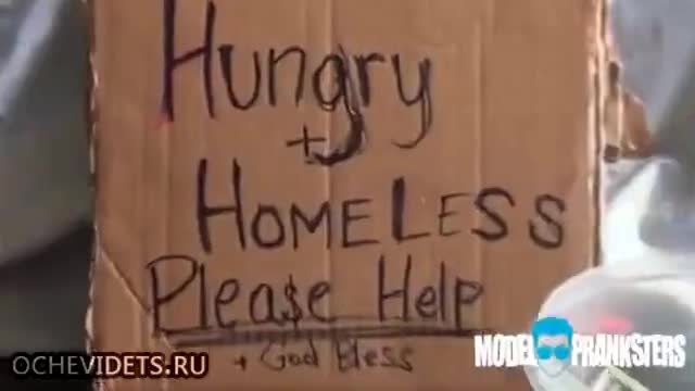 Реакцията на граждани когато се крадат пари от бездомен мъж-''социален експеримент''