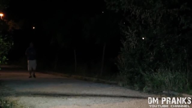 Клоун плаши хора смях до дупка !!!