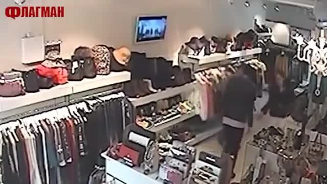 Скрита камера - Крадла в бургаски магазин