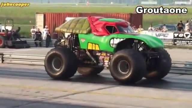 Monster Truck на пистата за драг