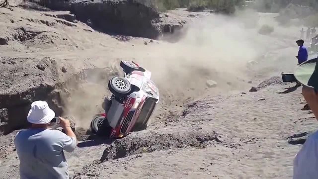 Избран момент от инциденти на Rally Dakar !