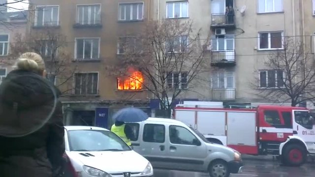 Мъж загина при пожар в центъра на София днес
