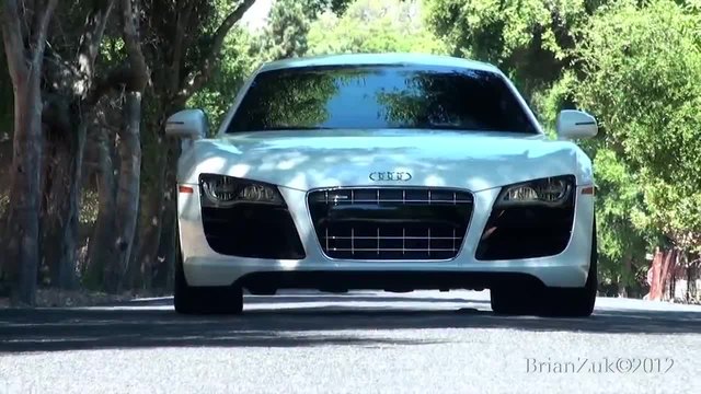 Audi R8 V10 испускателна в деиствие