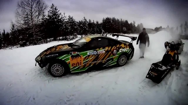 Зверски дрифт с Toyota Supra на сняг