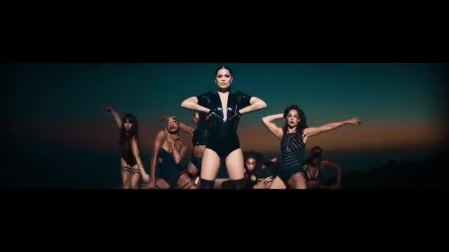 Jessie J ft 2 Chainz - Burnin Up (Official Video)