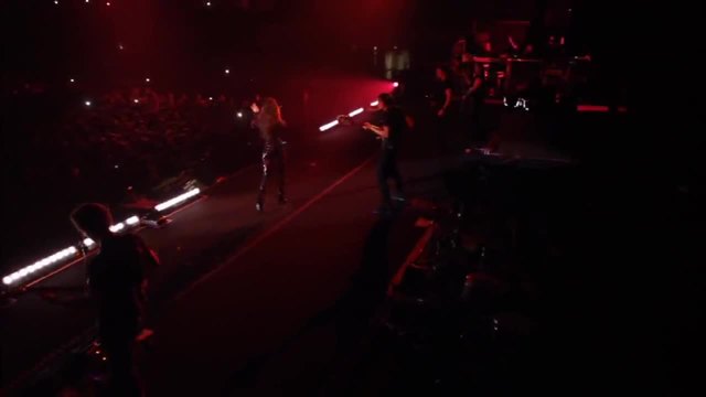 Malú ~ Voy A Quemarlo Todo [Tour Sí, Madrid Palacio de los Deportes 2013]