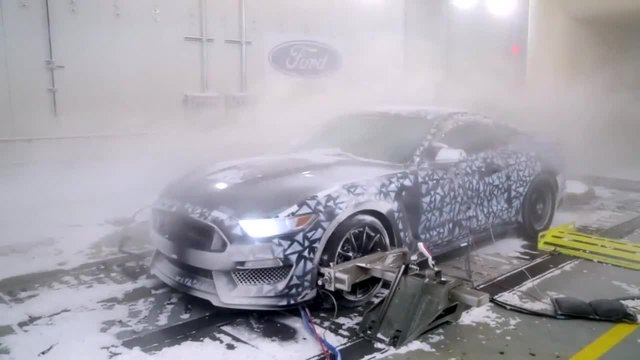 Тестване на Ford Gt 2015 на зимни климатични условия !