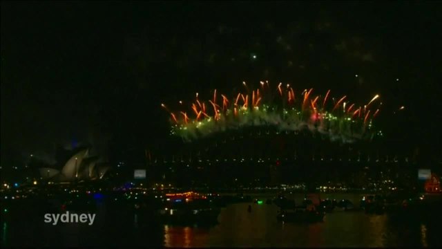 Австралия посрещна новата година с много шум и фойерверки!