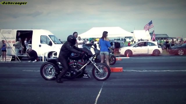 Harley Davidson V2 vs Kawasaki Ninja 600