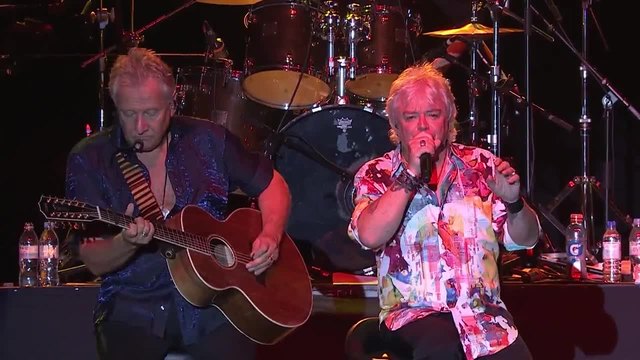 Air Supply - Two Less Lonely People (Live in Hong Kong)