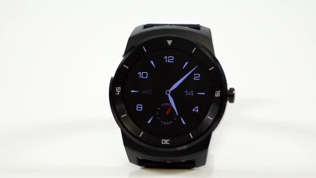 Чаровният умен часовник - LG G Watch R - видео ревю на news.smartphone.bg