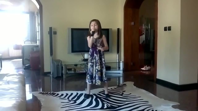 Сладката Крисия отново пее песента на Бионсе   Listen