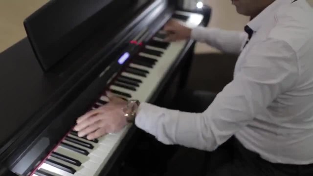 Пианист свири 25 ноти в секунда!