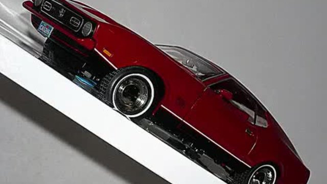 1:18 Ford Mustang Mach 1 Diamonds Are Forever