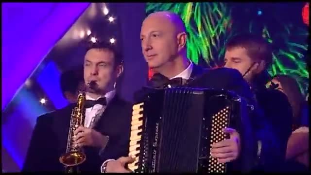 Jasar Ahmedovski - Na njenu ce dusu sve  ( TV Grand 01.01.2015.)