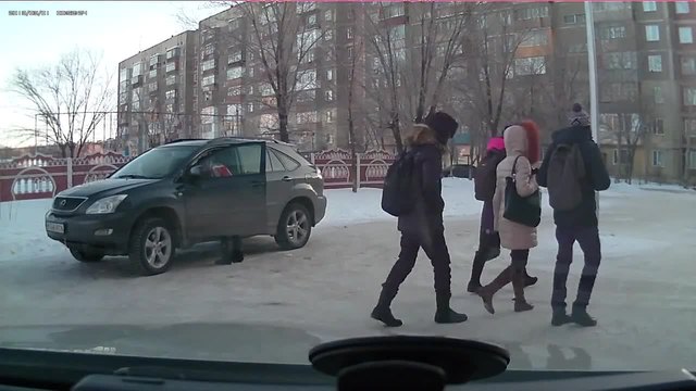 В Русия децата карат Лексуси