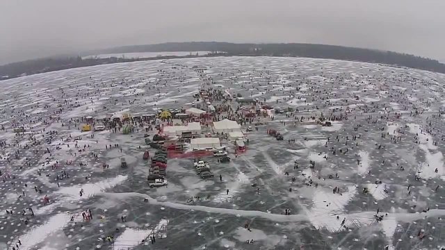 Най-големият благотворителен конкурс в света за леден риболов