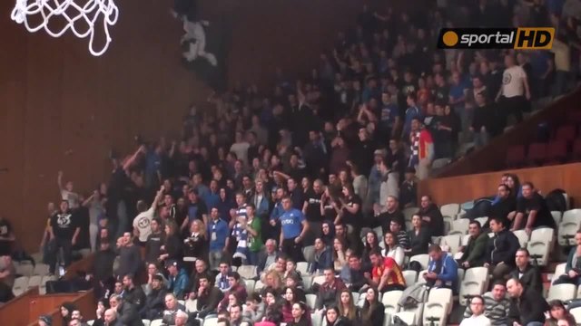 "СИНЯ" ламбада огласи зала "УНИВЕРСИАДА"