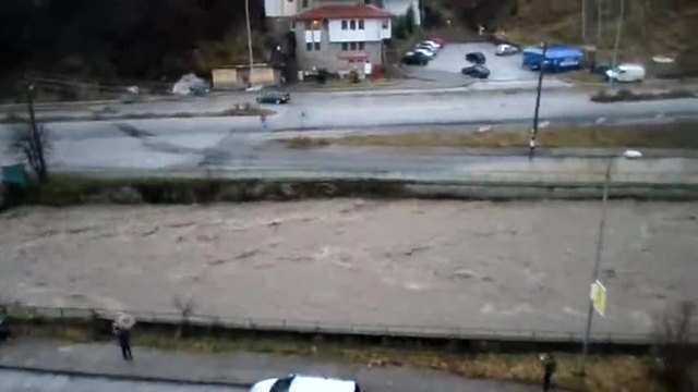 В Смолян преливат реки, обявено бедствено положение от 7:30 сутринта 01.02.2015