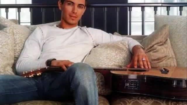 Krifa-Mixalis Xatzigiannis