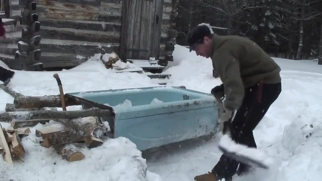 Как да си направим гореща вана в снега!