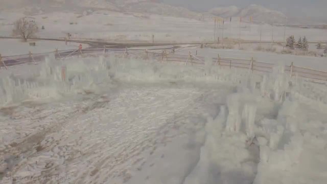 Timelapse | Създаване на невероятни ледени замъци в Юта!