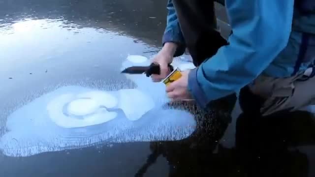 Експеримент с метан в замръзнало езеро