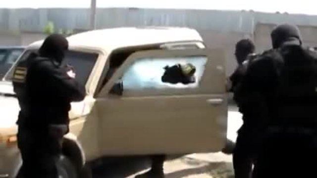 Дилър продава наркотици в Русия от бронирана кола! Задържат престъпника.