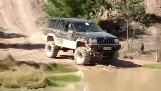 Jeep Grand Cherokee V8 Mud Bog Brasil