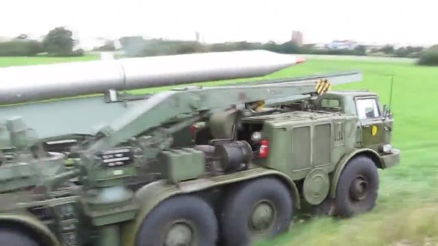 Руската супер военна машина Зил 135