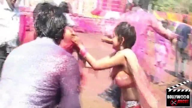 Tina Dutta Seduces Co-stars @ Colors Holi Celebration 2013