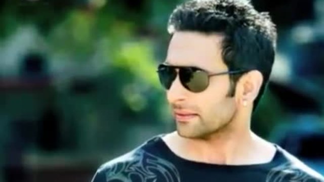 Veer A.K.A Nandish Sandhu Turns Chef For His Wife Rashmi Desai - TV Gossip