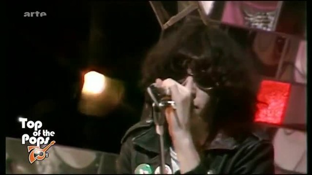 The Ramones - Don't Come Close
