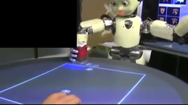 Хуманоиден робот има чувство за себе си