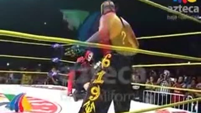 Трагичен Инцидент !!! Рей Мистерио убива мексикански кечист който издъхна след мача ( 21 март 2015 )