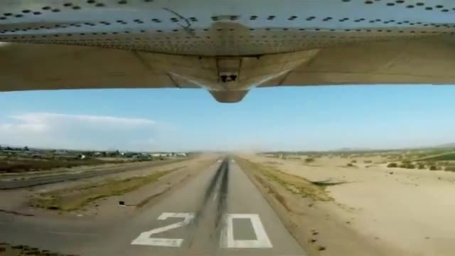Адреналин Екстремно - Скок от самолет с Chevrolet!!! (ВИДЕО)