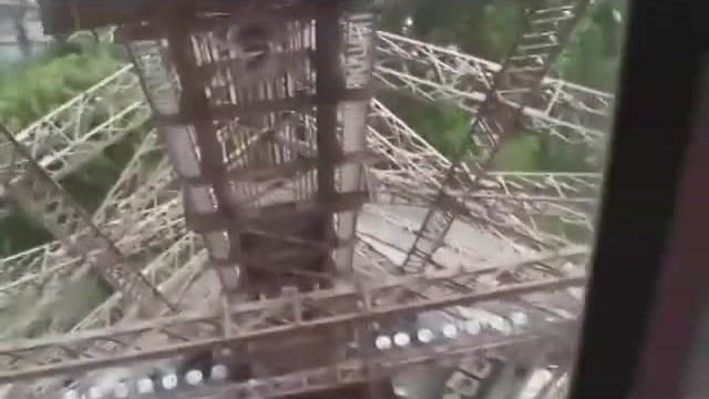 Айфеловата кула - 126 години от откриването й