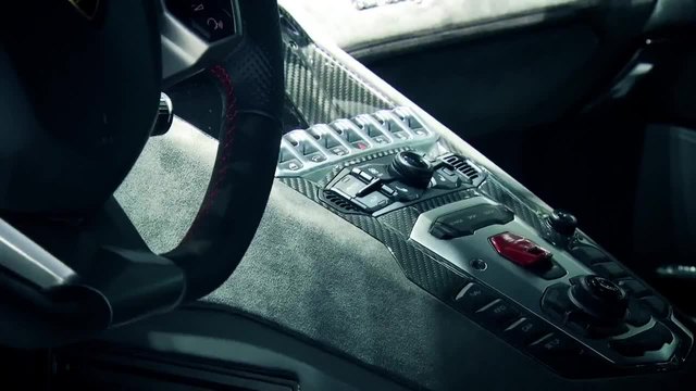 Премиера ! Aventador Lp 700-4 Pirelli Edition
