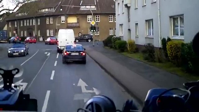 Из Дуизбург