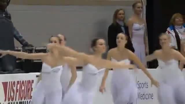 Те излязоха на пистата и заеха позиции, но когато започна музиката - ОЧИТЕ ВИ ЩЕ ОСТАНАТ НА ЕКРАНА !!! (ВИДЕО)