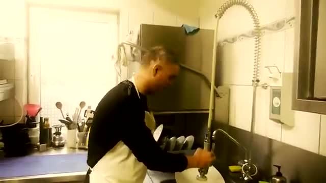 А ВИЕ ЩЕ МИЕТЕ ЛИ ЧИНИИ В ЧУЖБИНА  (ВИДЕО)