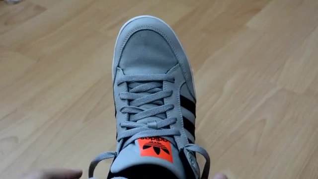 Връзване на обувки за 2 секунди