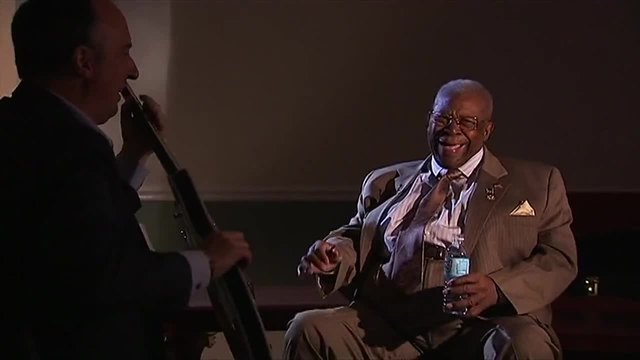 BB KIng talks about life, blues, Lucille and U2 (2009) - BBC News