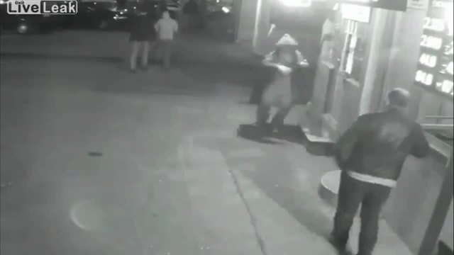 Неуспешен опит за грабеж на чейндж бюро с ak47