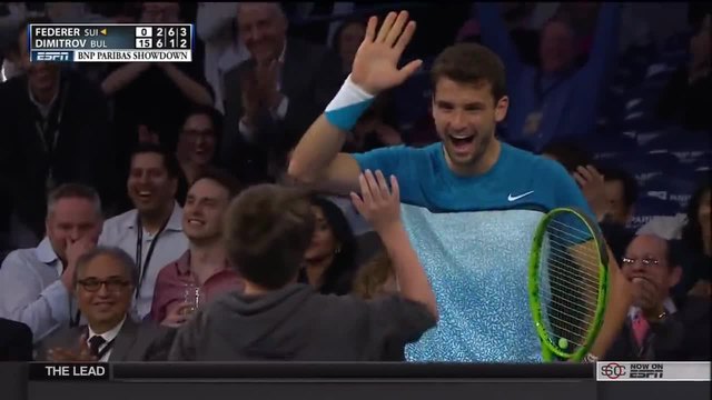 Ню Йорк полудя! Гришо даде ракетата си на момченце, а детето излезе срещу Федерер и...