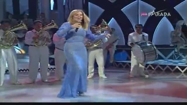 Lepa Brena - Ti me podsecas na srecu (Grand Show decembar 2002)