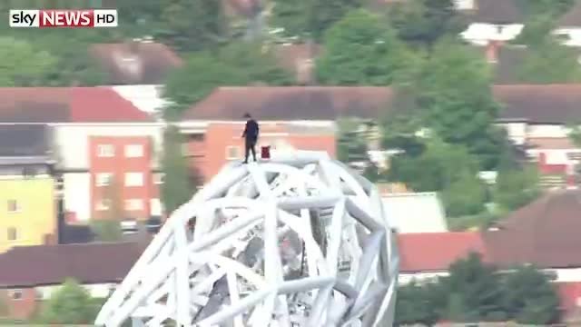 Да се разходиш по арката на "Уембли"