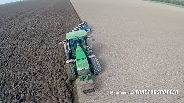 Ploughing John Deere 8360R & 9 furrow Lemken Diamant 12